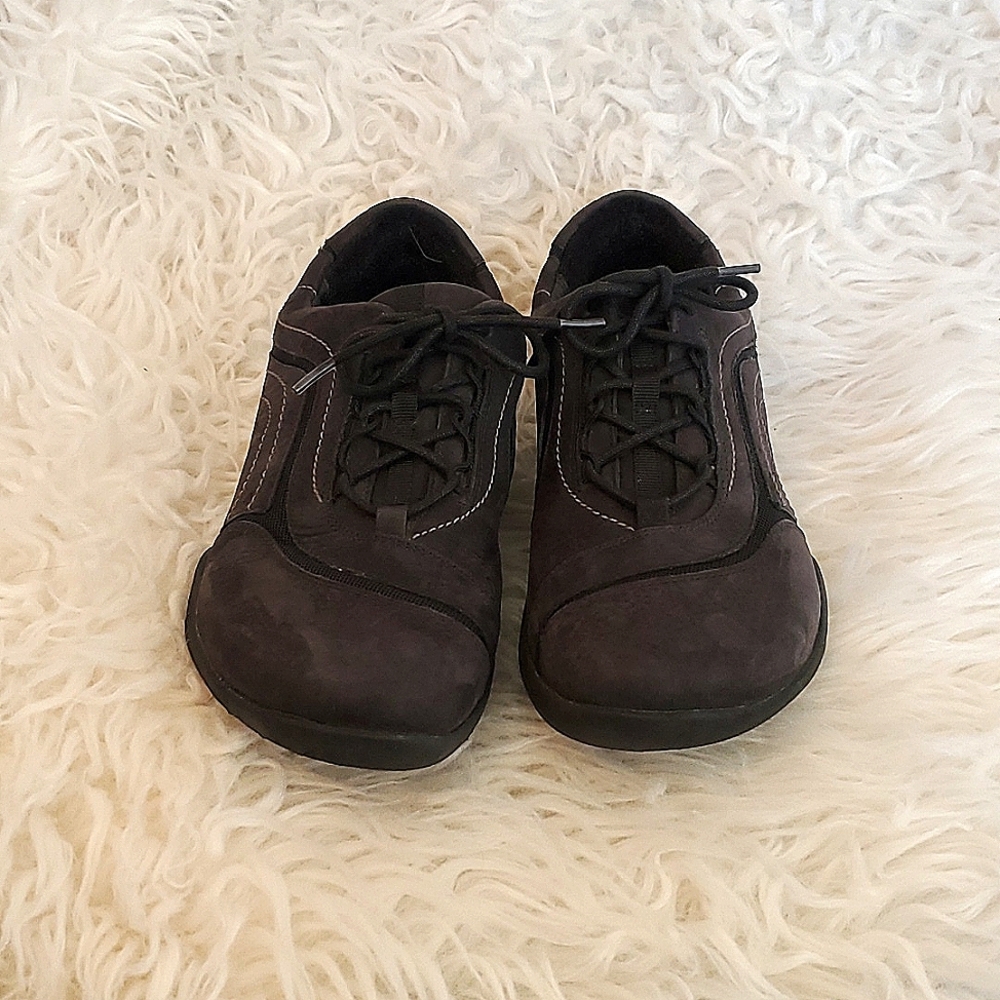Clark wave walk sneakers